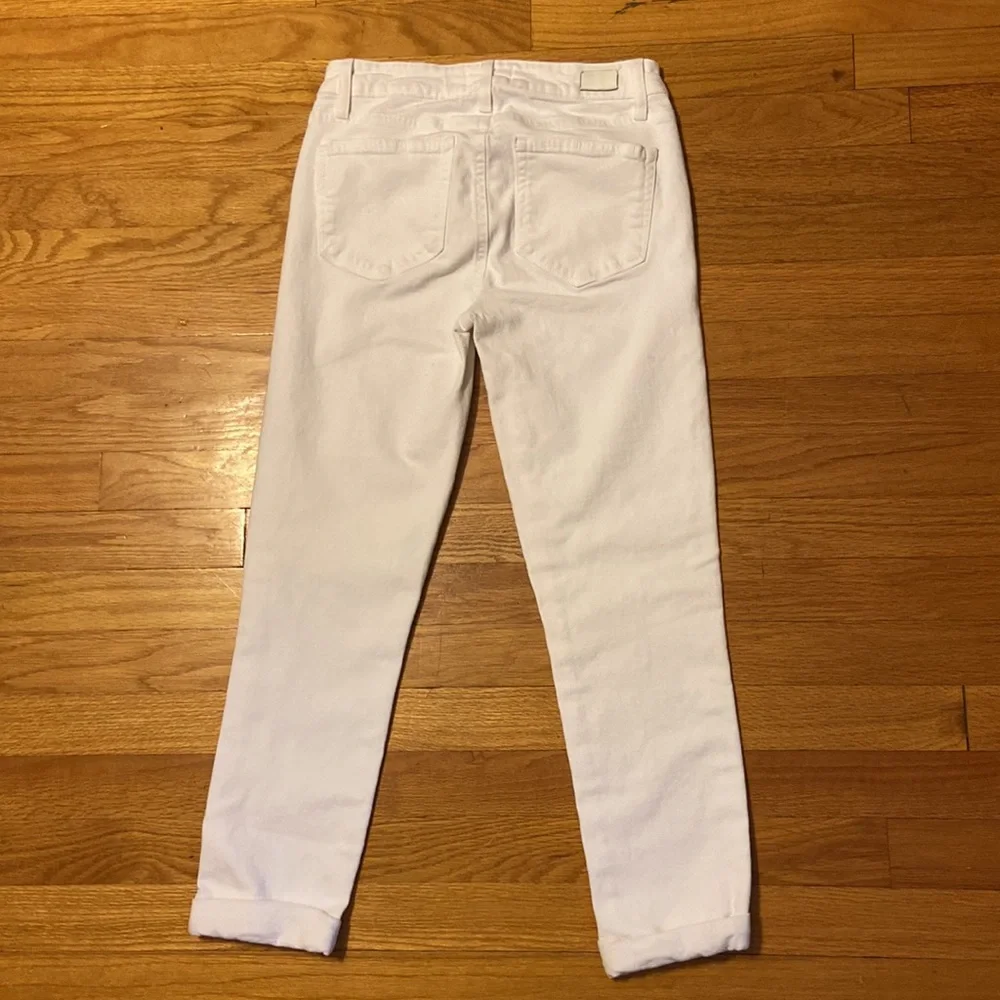 PAIGE Skyline Crop Skinny Jeans in Optic White. Size 27